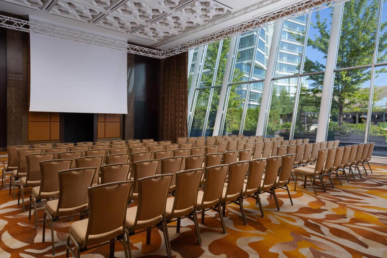 The Ritz-Carlton, Almaty Hotel Exterior foto