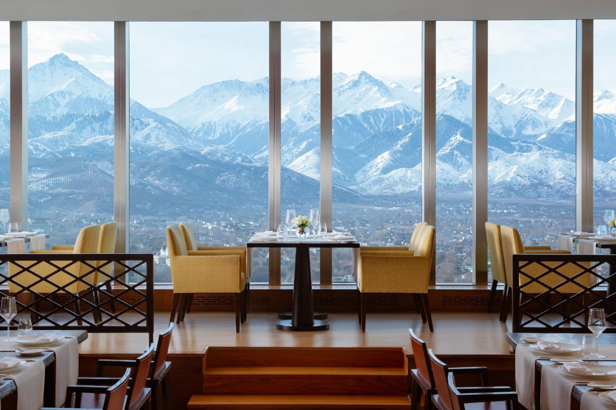 The Ritz-Carlton, Almaty Hotel Exterior foto