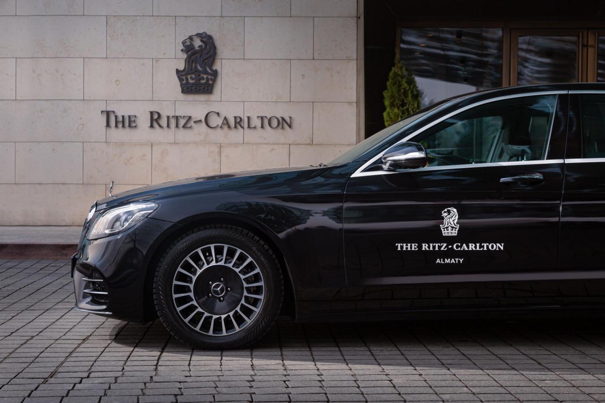 The Ritz-Carlton, Almaty Hotel Exterior foto